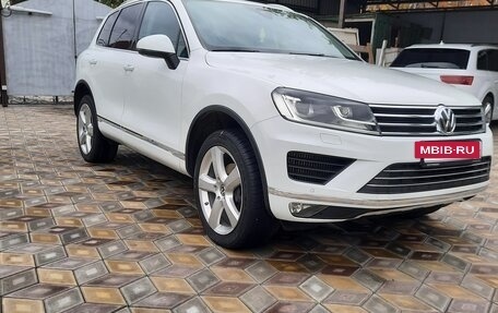 Volkswagen Touareg III, 2015 год, 3 550 000 рублей, 2 фотография