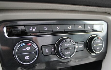 Volkswagen Tiguan II, 2018 год, 2 599 000 рублей, 12 фотография