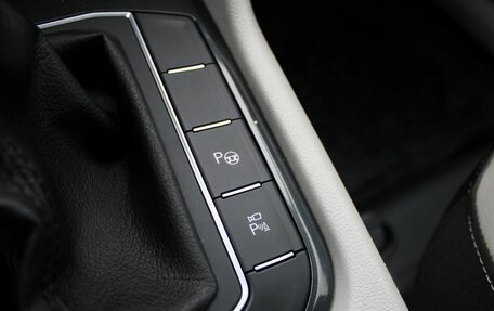 Volkswagen Tiguan II, 2018 год, 2 599 000 рублей, 25 фотография