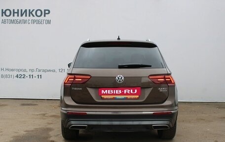 Volkswagen Tiguan II, 2018 год, 2 599 000 рублей, 6 фотография