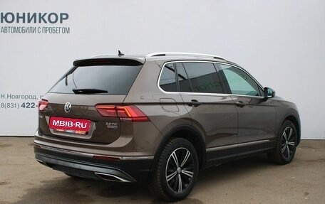 Volkswagen Tiguan II, 2018 год, 2 599 000 рублей, 5 фотография