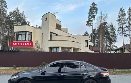 Toyota Camry, 2018 год, 3 000 000 рублей, 3 фотография