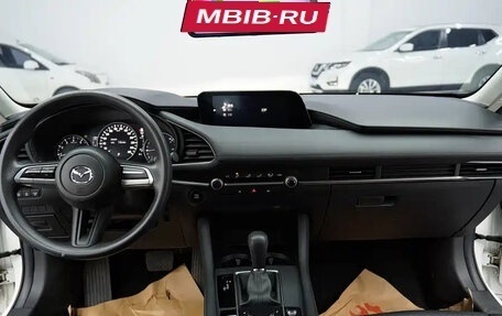 Mazda 3, 2021 год, 1 590 000 рублей, 18 фотография