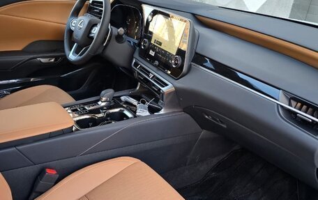 Lexus RX IV рестайлинг, 2025 год, 7 350 000 рублей, 16 фотография