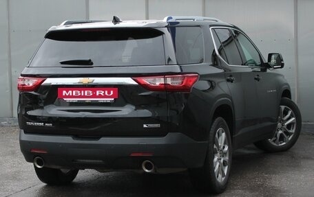 Chevrolet Traverse II, 2018 год, 2 400 000 рублей, 2 фотография