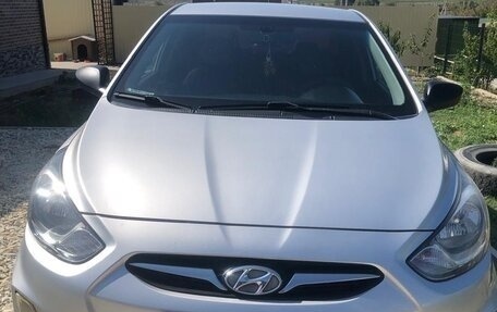 Hyundai Solaris II рестайлинг, 2014 год, 860 000 рублей, 1 фотография