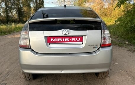 Toyota Prius, 2004 год, 340 000 рублей, 4 фотография