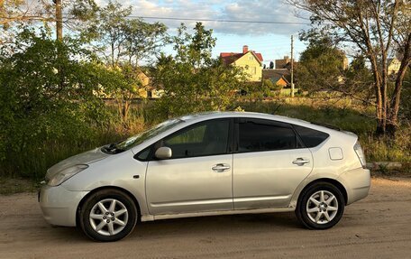 Toyota Prius, 2004 год, 340 000 рублей, 8 фотография
