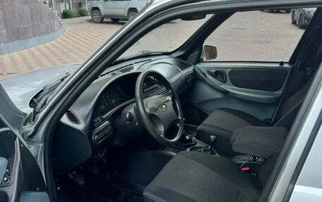 Chevrolet Niva I рестайлинг, 2004 год, 370 000 рублей, 1 фотография