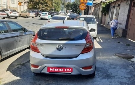 Hyundai Solaris II рестайлинг, 2011 год, 830 000 рублей, 3 фотография