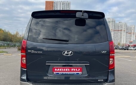 Hyundai Grand Starex Grand Starex I рестайлинг 2, 2018 год, 3 600 000 рублей, 6 фотография