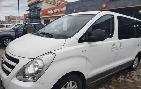 Hyundai H-1 II рестайлинг, 2016 год, 2 150 000 рублей, 1 фотография