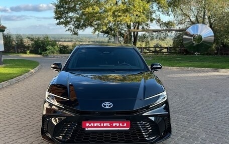 Toyota Camry, 2024 год, 3 820 000 рублей, 2 фотография