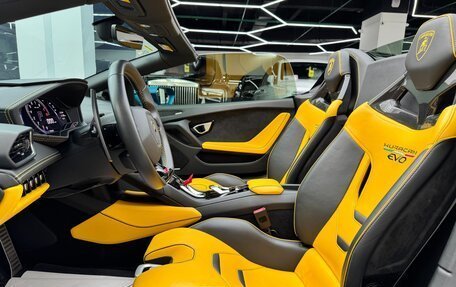 Lamborghini Huracán, 2020 год, 19 890 000 рублей, 21 фотография