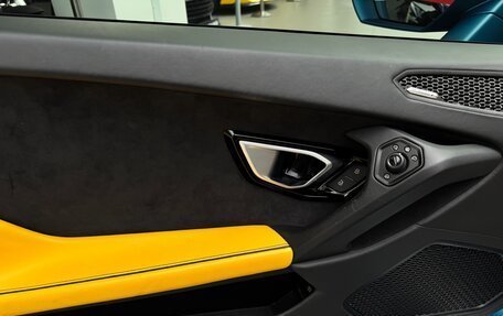 Lamborghini Huracán, 2020 год, 19 890 000 рублей, 20 фотография