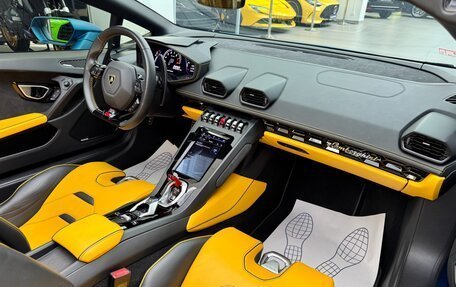 Lamborghini Huracán, 2020 год, 19 890 000 рублей, 27 фотография