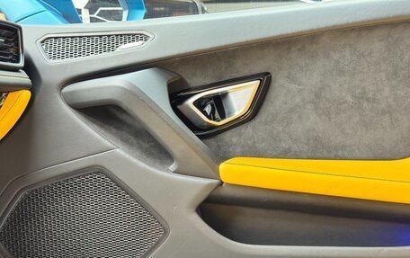 Lamborghini Huracán, 2020 год, 19 890 000 рублей, 28 фотография