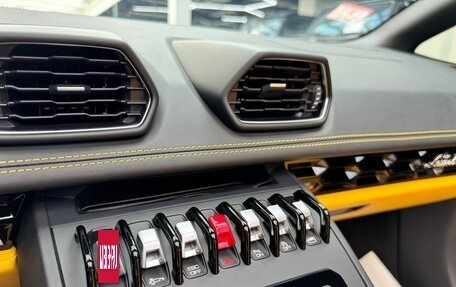 Lamborghini Huracán, 2020 год, 19 890 000 рублей, 26 фотография