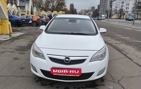 Opel Astra J, 2011 год, 550 000 рублей, 2 фотография