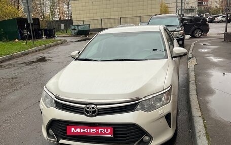 Toyota Camry, 2017 год, 1 980 000 рублей, 4 фотография