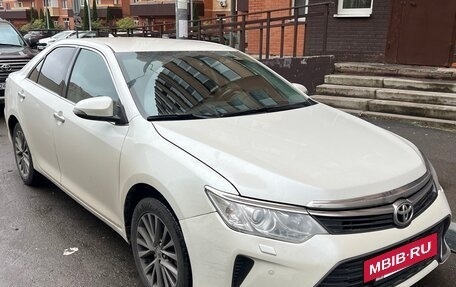 Toyota Camry, 2017 год, 1 980 000 рублей, 2 фотография