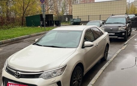 Toyota Camry, 2017 год, 1 980 000 рублей, 3 фотография