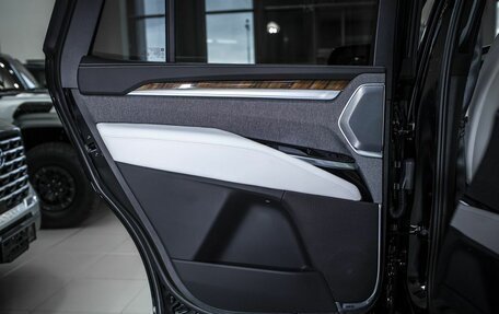 Cadillac Escalade V, 2025 год, 21 810 000 рублей, 15 фотография
