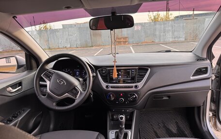 Hyundai Solaris II рестайлинг, 2017 год, 1 120 000 рублей, 10 фотография
