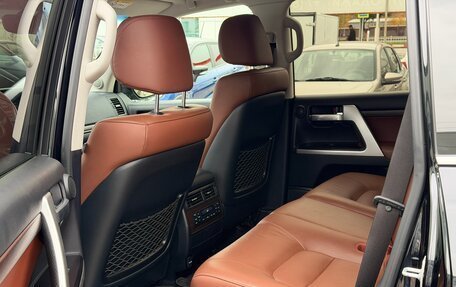 Toyota Land Cruiser 200, 2018 год, 7 980 000 рублей, 12 фотография