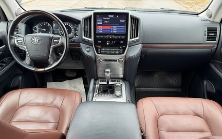 Toyota Land Cruiser 200, 2018 год, 7 980 000 рублей, 19 фотография