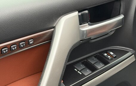 Toyota Land Cruiser 200, 2018 год, 7 980 000 рублей, 18 фотография