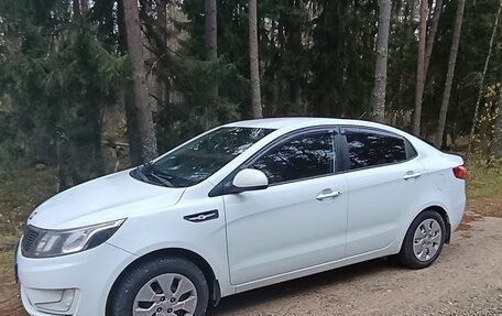 KIA Rio III рестайлинг, 2013 год, 820 000 рублей, 2 фотография