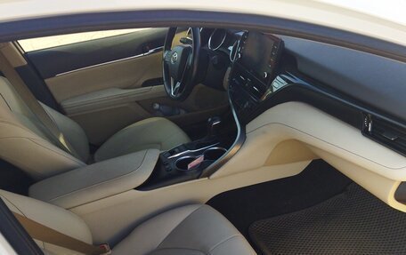 Toyota Camry, 2022 год, 2 415 000 рублей, 10 фотография