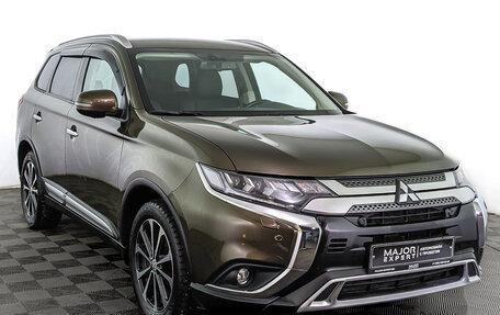 Mitsubishi Outlander III рестайлинг 3, 2019 год, 2 500 000 рублей, 3 фотография