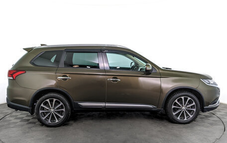 Mitsubishi Outlander III рестайлинг 3, 2019 год, 2 500 000 рублей, 4 фотография