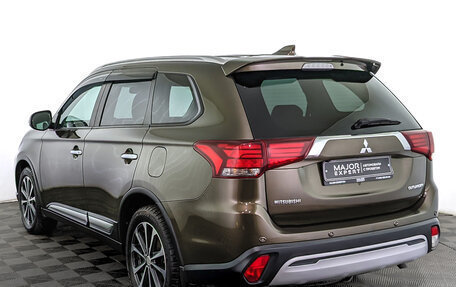 Mitsubishi Outlander III рестайлинг 3, 2019 год, 2 500 000 рублей, 7 фотография