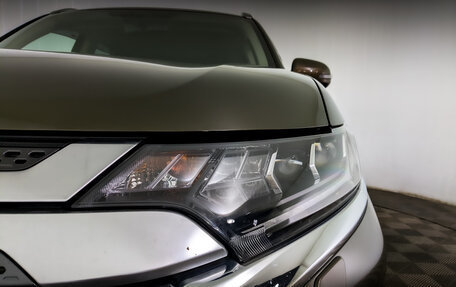 Mitsubishi Outlander III рестайлинг 3, 2019 год, 2 500 000 рублей, 17 фотография