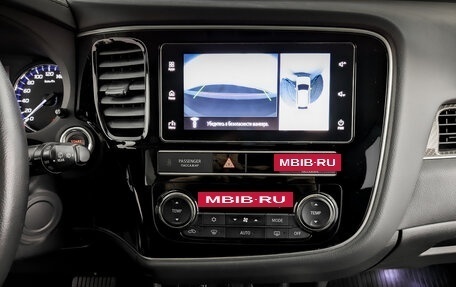 Mitsubishi Outlander III рестайлинг 3, 2019 год, 2 500 000 рублей, 15 фотография