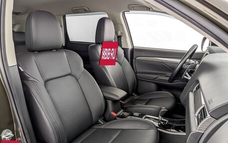 Mitsubishi Outlander III рестайлинг 3, 2019 год, 2 500 000 рублей, 24 фотография