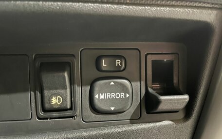 Toyota Ist II, 2003 год, 475 000 рублей, 31 фотография