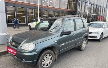 Chevrolet Niva I рестайлинг, 2015 год, 590 000 рублей, 3 фотография
