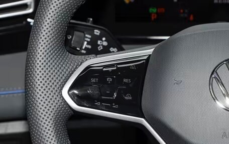 Volkswagen Tiguan, 2025 год, 6 290 000 рублей, 9 фотография