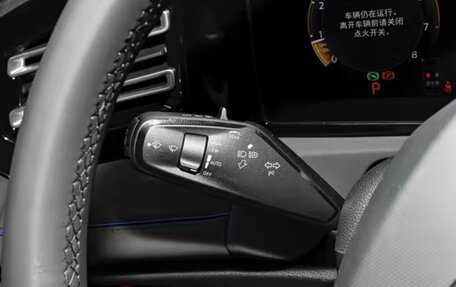 Volkswagen Tiguan, 2025 год, 6 290 000 рублей, 11 фотография