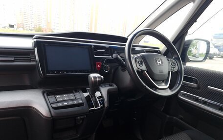 Honda Stepwgn IV, 2016 год, 2 150 000 рублей, 5 фотография