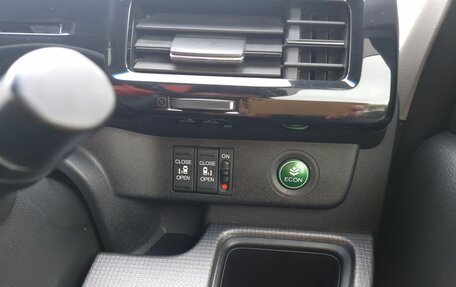 Honda Stepwgn IV, 2016 год, 2 150 000 рублей, 9 фотография