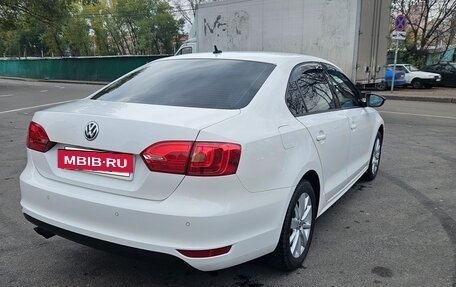 Volkswagen Jetta VI, 2013 год, 985 000 рублей, 3 фотография