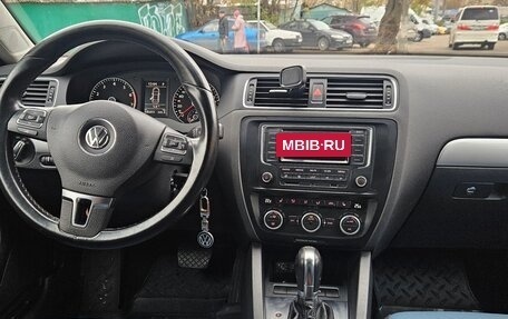 Volkswagen Jetta VI, 2013 год, 985 000 рублей, 11 фотография