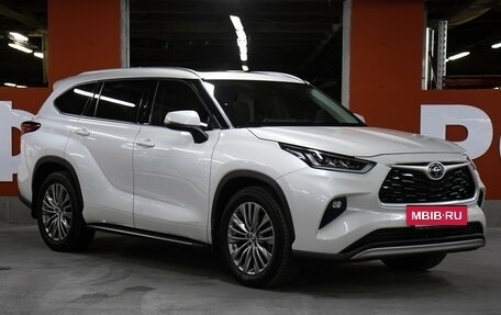 Toyota Highlander, 2023 год, 5 598 000 рублей, 3 фотография