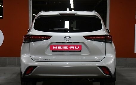 Toyota Highlander, 2023 год, 5 598 000 рублей, 6 фотография