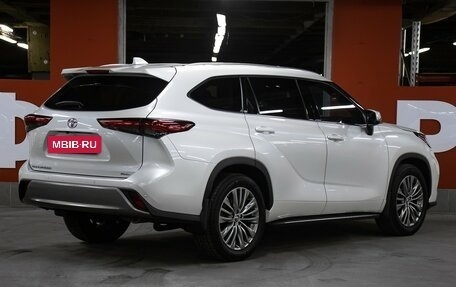 Toyota Highlander, 2023 год, 5 598 000 рублей, 5 фотография